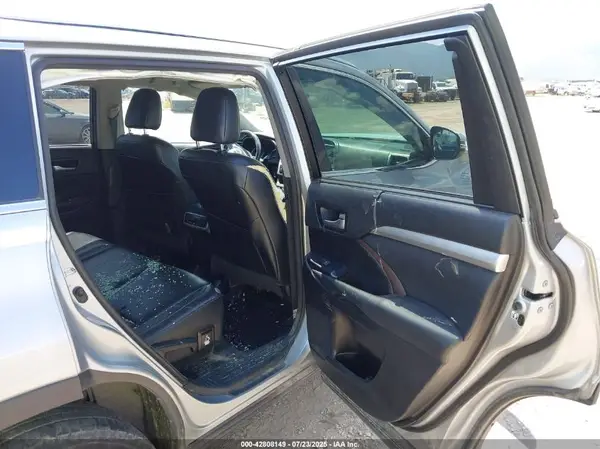 5TDJZRFH4HS467927 2017 TOYOTA HIGHLANDER - Image 8