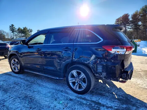 5TDJZRFH4HS472030 2017 TOYOTA HIGHLANDER - Image 2