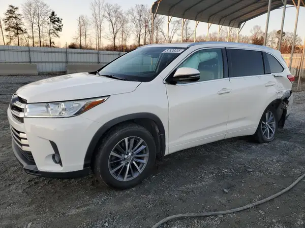 5TDJZRFH4HS480855 2017 TOYOTA HIGHLANDER - Image 1