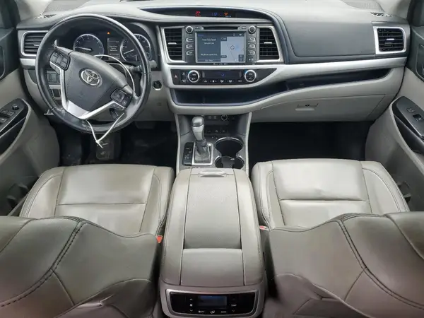 5TDJZRFH4HS482542 2017 TOYOTA HIGHLANDER - Image 8