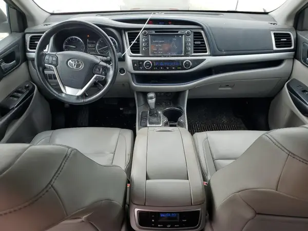 5TDJZRFH4HS483089 2017 TOYOTA HIGHLANDER - Image 8