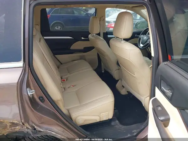 5TDJZRFH4HS483304 2017 TOYOTA HIGHLANDER - Image 8