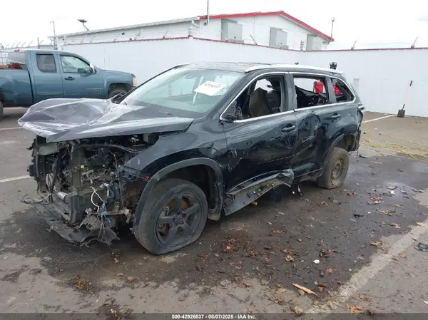 5TDJZRFH4HS507276 2017 TOYOTA HIGHLANDER - Image 2
