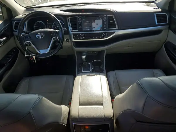 5TDJZRFH4HS508489 2017 TOYOTA HIGHLANDER - Image 8