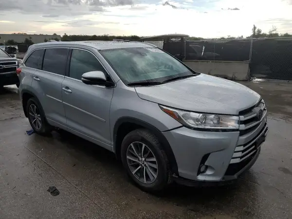 5TDJZRFH4HS509500 2017 TOYOTA HIGHLANDER - Image 8