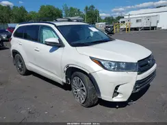 5TDJZRFH4HS519587 2017 TOYOTA HIGHLANDER