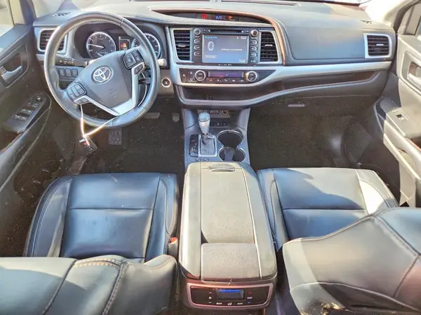 5TDJZRFH4HS520092 2017 TOYOTA HIGHLANDER - Image 8