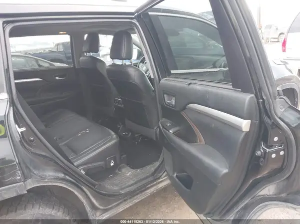 5TDJZRFH4HS520755 2017 TOYOTA HIGHLANDER - Image 8