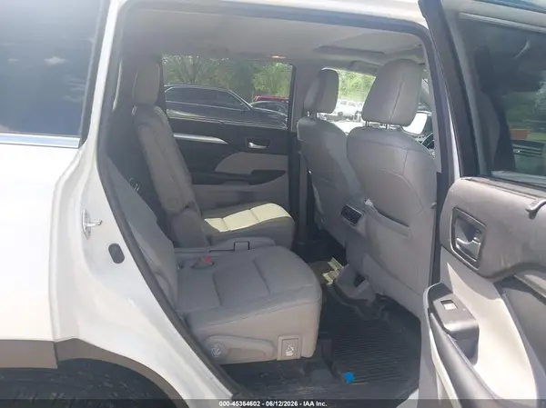 5TDJZRFH4HS521856 2017 TOYOTA HIGHLANDER - Image 8