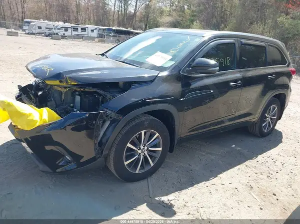 5TDJZRFH4JS487567 2018 TOYOTA HIGHLANDER - Image 2