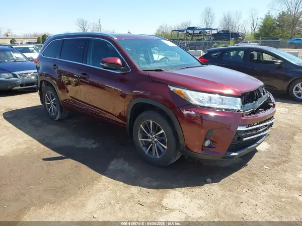 5TDJZRFH4JS490257 2018 TOYOTA HIGHLANDER - Image 1