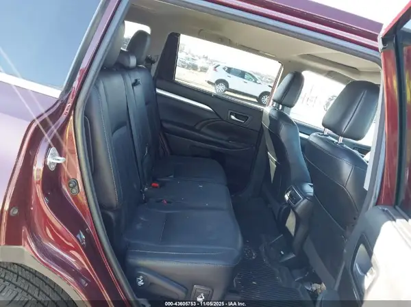 5TDJZRFH4JS493093 2018 TOYOTA HIGHLANDER - Image 8