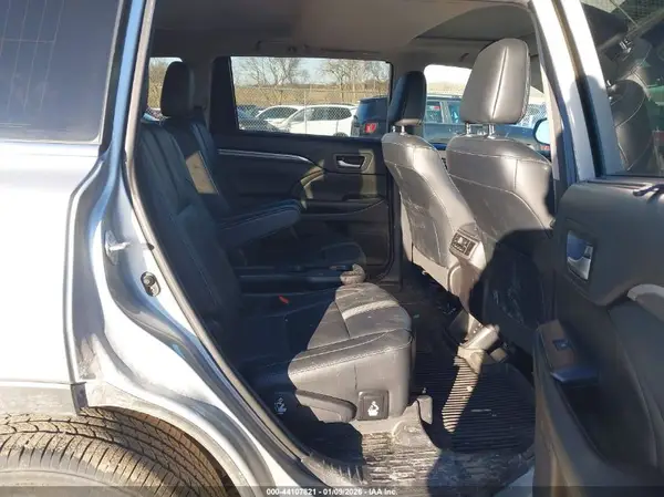 5TDJZRFH4JS493322 2018 TOYOTA HIGHLANDER - Image 8