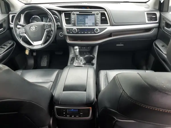 5TDJZRFH4JS523886 2018 TOYOTA HIGHLANDER - Image 8