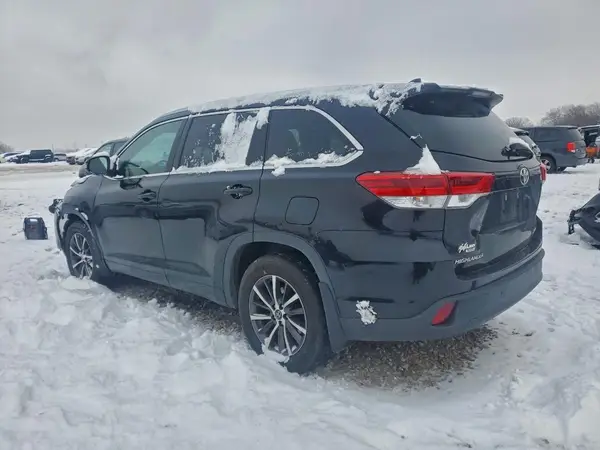 5TDJZRFH4JS529123 2018 TOYOTA HIGHLANDER - Image 2