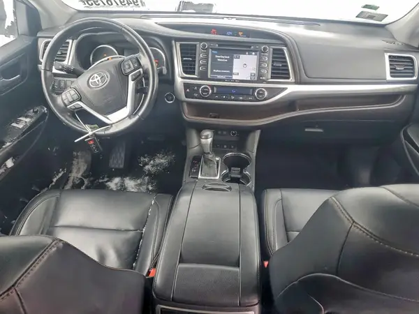 5TDJZRFH4JS529123 2018 TOYOTA HIGHLANDER - Image 8