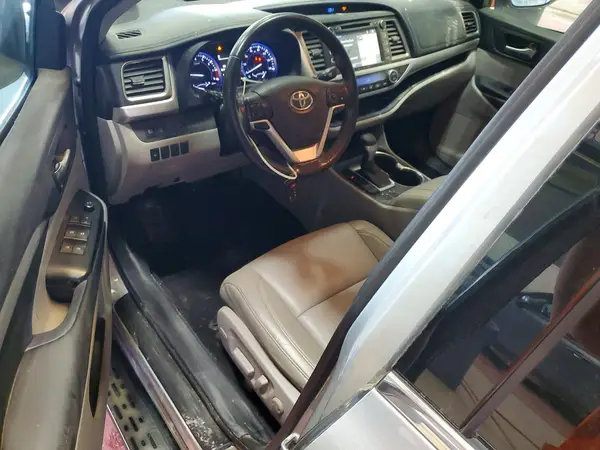 5TDJZRFH4JS530840 2018 TOYOTA HIGHLANDER - Image 8