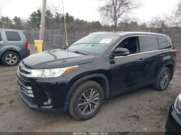 5TDJZRFH4JS532006 2018 TOYOTA HIGHLANDER - Image 2