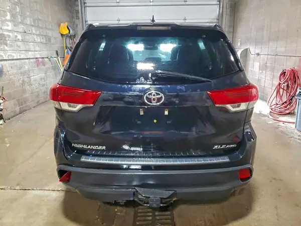 2018 TOYOTA HIGHLANDER auction photo 6