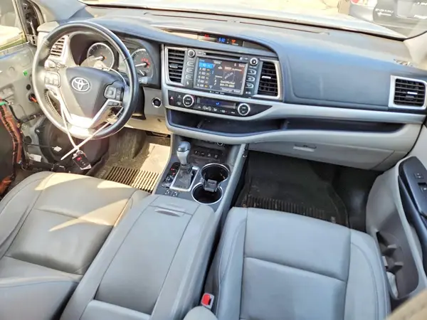 5TDJZRFH4JS532930 2018 TOYOTA HIGHLANDER - Image 8