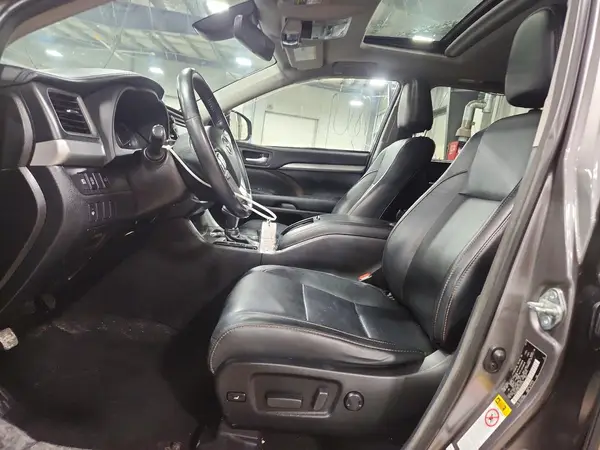 2018 TOYOTA HIGHLANDER auction photo 7