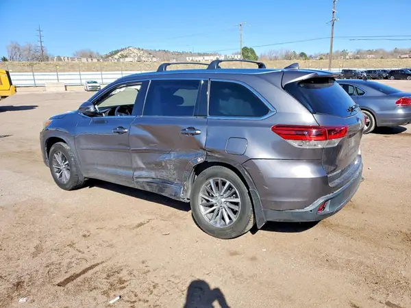 5TDJZRFH4JS534807 2018 TOYOTA HIGHLANDER - Image 2