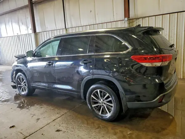 5TDJZRFH4JS539330 2018 TOYOTA HIGHLANDER - Image 2