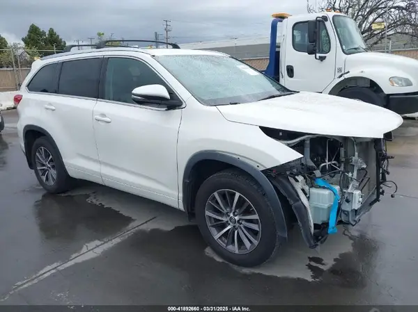 5TDJZRFH4JS541529 2018 TOYOTA HIGHLANDER - Image 1
