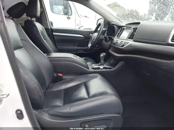 5TDJZRFH4JS541529 2018 TOYOTA HIGHLANDER - Image 8