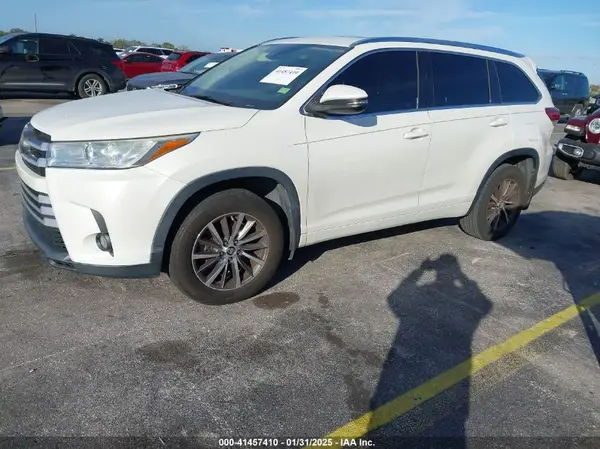 5TDJZRFH4JS544222 2018 TOYOTA HIGHLANDER - Image 2