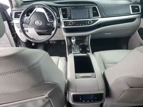 5TDJZRFH4JS545337 2018 TOYOTA HIGHLANDER - Image 8