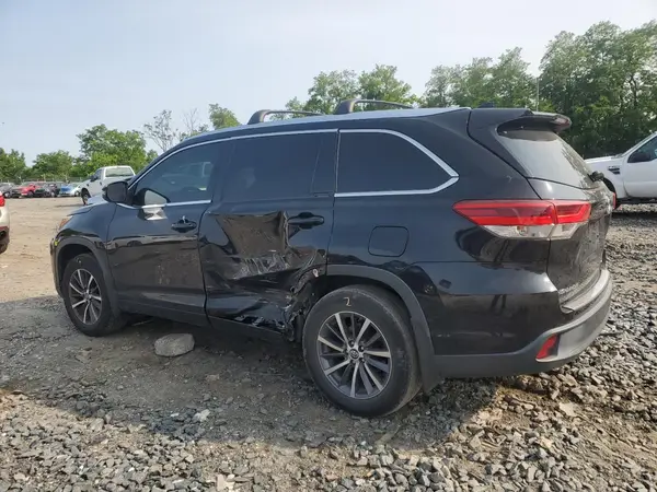 5TDJZRFH4JS547038 2018 TOYOTA HIGHLANDER - Image 2