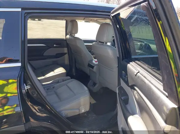 5TDJZRFH4JS548478 2018 TOYOTA HIGHLANDER - Image 8