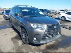 5TDJZRFH4JS551090 2018 TOYOTA HIGHLANDER