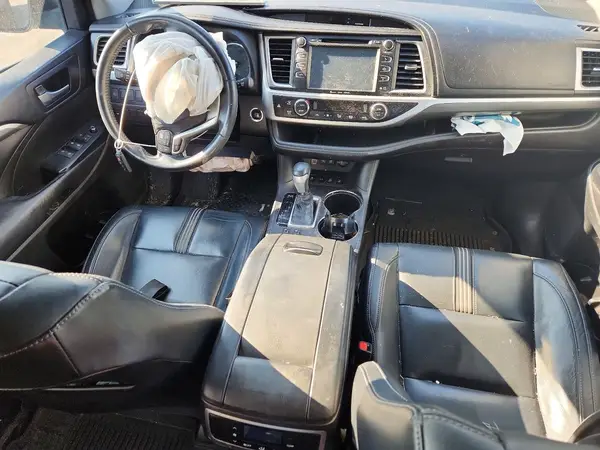 5TDJZRFH4JS552269 2018 TOYOTA HIGHLANDER - Image 8