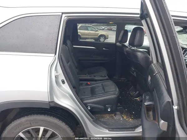 5TDJZRFH4JS553664 2018 TOYOTA HIGHLANDER - Image 8