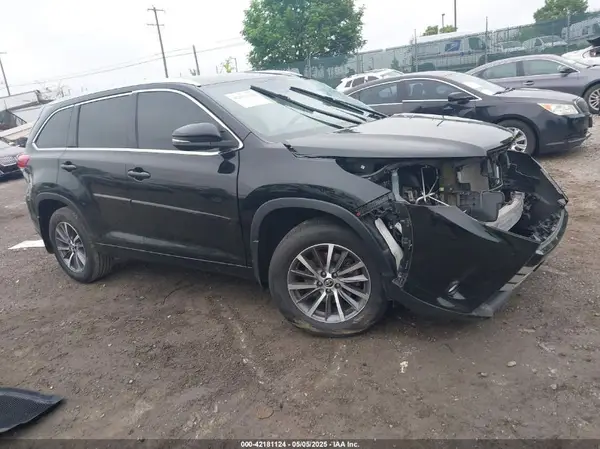 5TDJZRFH4JS556306 2018 TOYOTA HIGHLANDER - Image 1