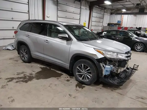 5TDJZRFH4JS562302 2018 TOYOTA HIGHLANDER - Image 1