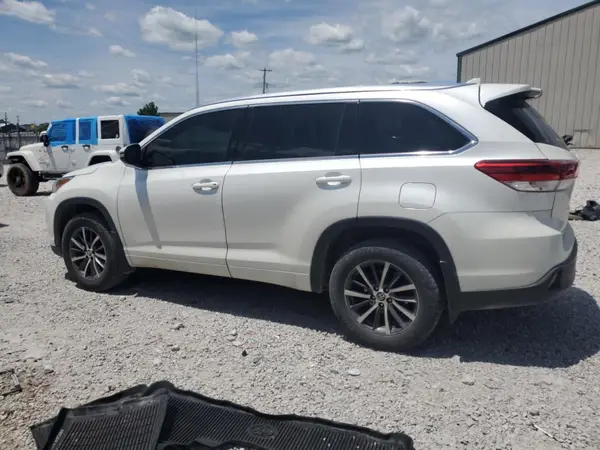 5TDJZRFH4JS801234 2018 TOYOTA HIGHLANDER - Image 2