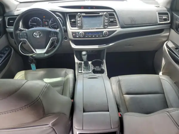 5TDJZRFH4JS801234 2018 TOYOTA HIGHLANDER - Image 8