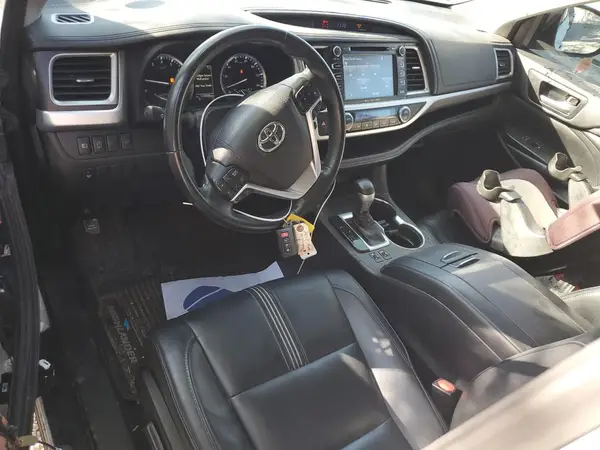 5TDJZRFH4JS801329 2018 TOYOTA HIGHLANDER - Image 8