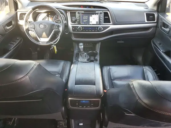 5TDJZRFH4JS802979 2018 TOYOTA HIGHLANDER - Image 8