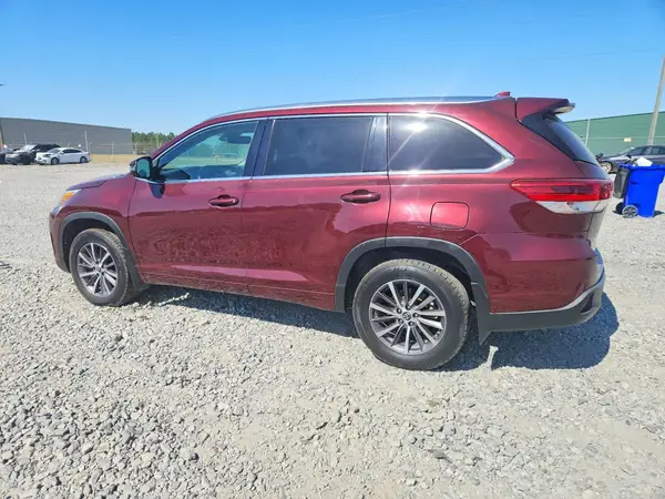 5TDJZRFH4JS804182 2018 TOYOTA HIGHLANDER - Image 2