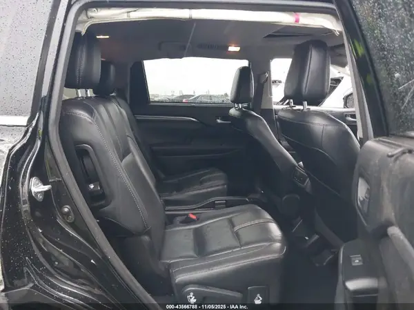 5TDJZRFH4JS804876 2018 TOYOTA HIGHLANDER - Image 8