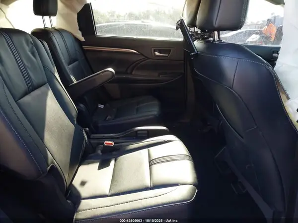 5TDJZRFH4JS807860 2018 TOYOTA HIGHLANDER - Image 8