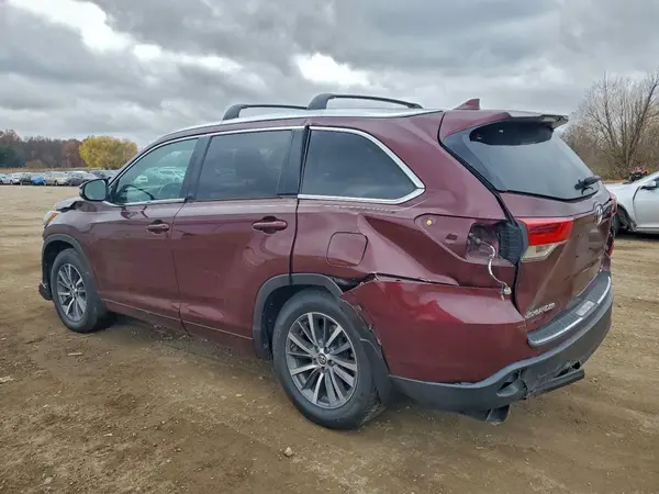 5TDJZRFH4JS808426 2018 TOYOTA HIGHLANDER - Image 2