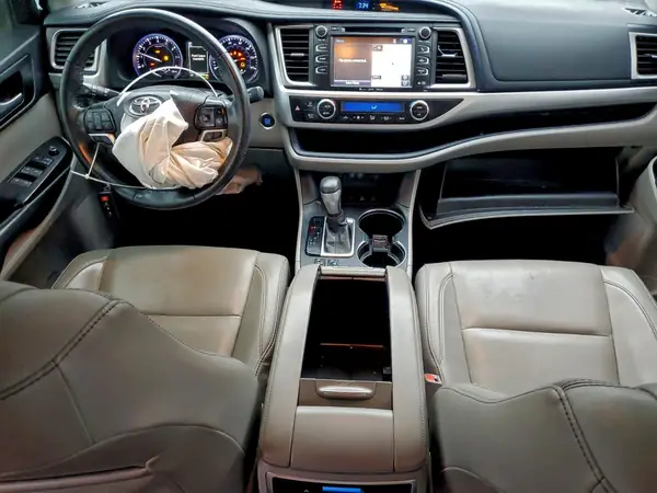 5TDJZRFH4JS809401 2018 TOYOTA HIGHLANDER - Image 8