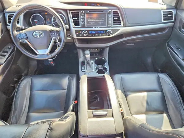5TDJZRFH4JS813156 2018 TOYOTA HIGHLANDER - Image 8