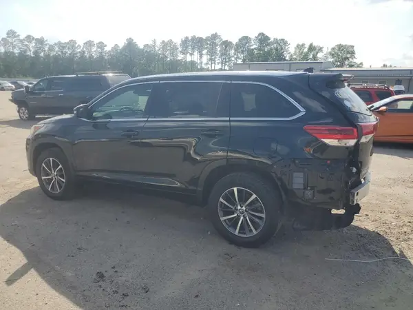 5TDJZRFH4JS833567 2018 TOYOTA HIGHLANDER - Image 2