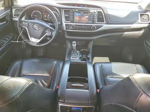5TDJZRFH4JS842205 2018 TOYOTA HIGHLANDER - Image 8